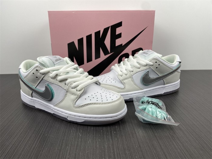【Free shipping】SB Dunk Low Diamond Supply Co White Diamond  BV1310-100