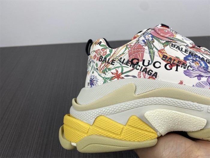 G*ucci x B*alenciaga The Hacker Project Triple S Flora Print  677195UL110 8461