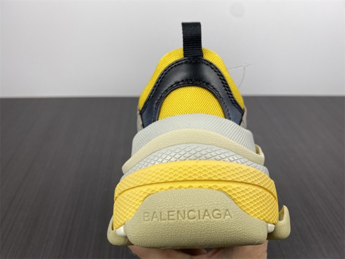 G*ucci x B*alenciaga The Hacker Project Triple S Beige Green Yellow  681067UMO20 9766