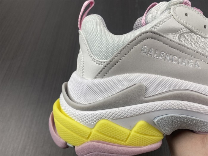 B*alenciaga Triple S 524039 W2FW4 7541