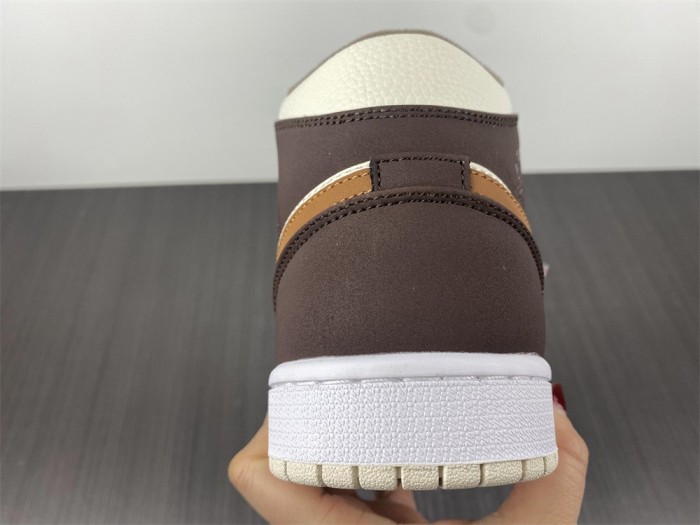 Air Jordan 1 Mid SE Brown Basalt Oatmeal DO6699-200