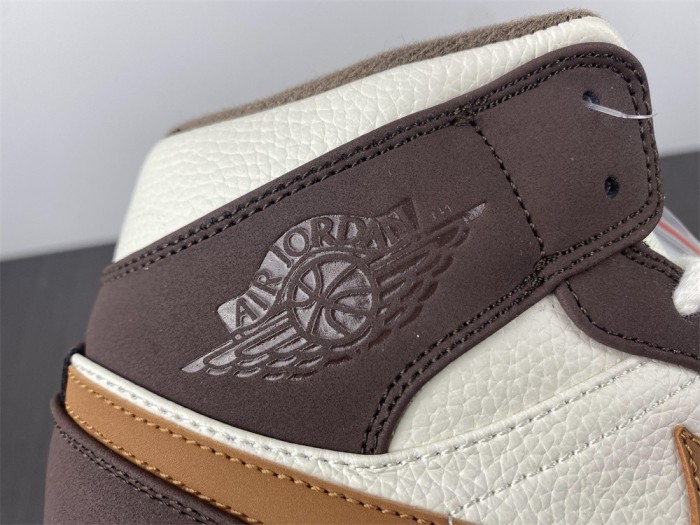 Air Jordan 1 Mid SE Brown Basalt Oatmeal DO6699-200
