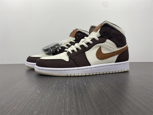 Air Jordan 1 Mid SE Brown Basalt Oatmeal DO6699-200