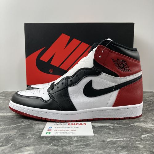 Air Jordan 1 Retro Black Toe  555088-125