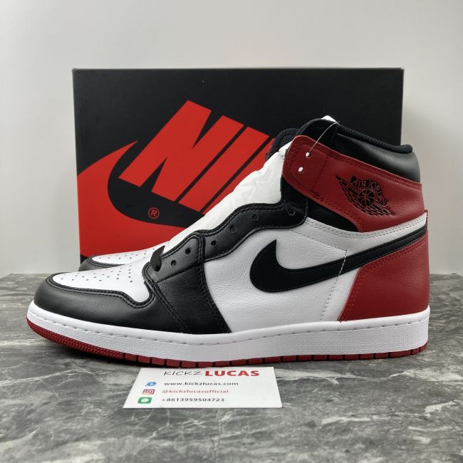 Air Jordan 1 Retro Black Toe  555088-125