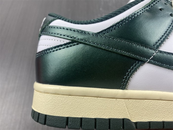 Dunk Low Vintage Green DQ8580-100