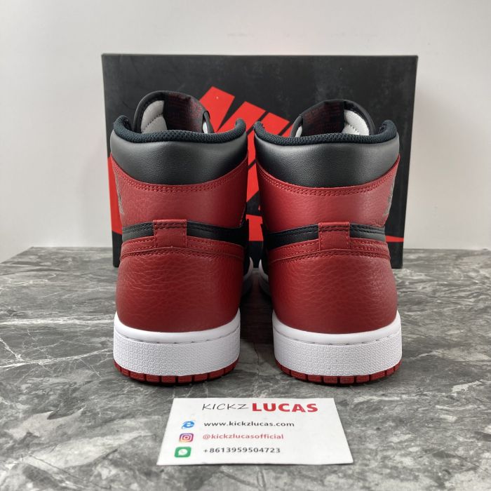 Air Jordan 1 Retro High Bred Banned  555088-001