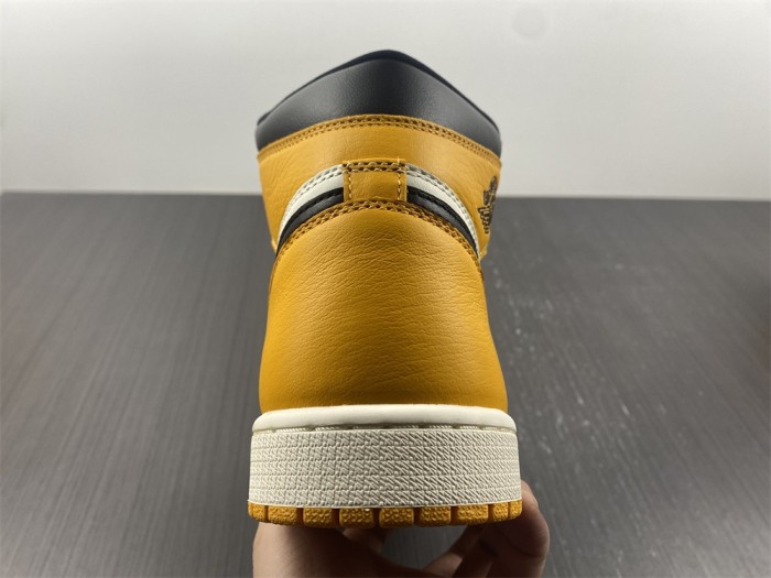 Air Jordan 1 Retro High OG Yellow Toe  555088-711