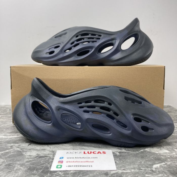 Yeezy Foam RNNR Mineral Blue  GV7903