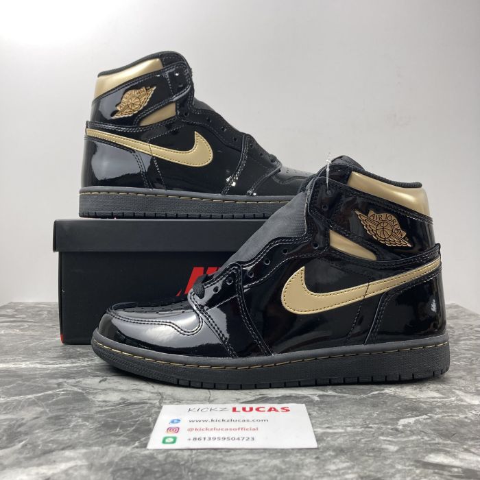 Air Jordan 1 Retro High Black Metallic Gold 555088-032