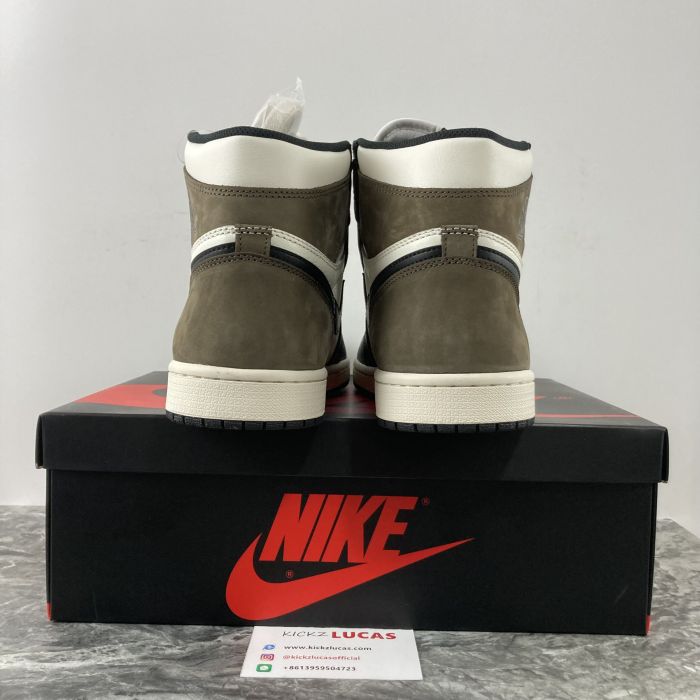 Air Jordan 1 Retro High Dark Mocha  555088-105
