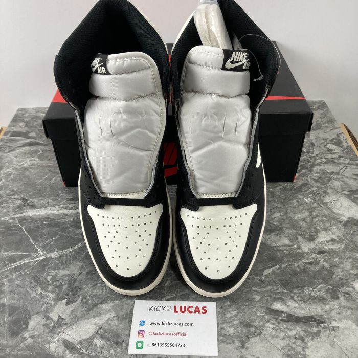 Air Jordan 1 Retro High Dark Mocha  555088-105