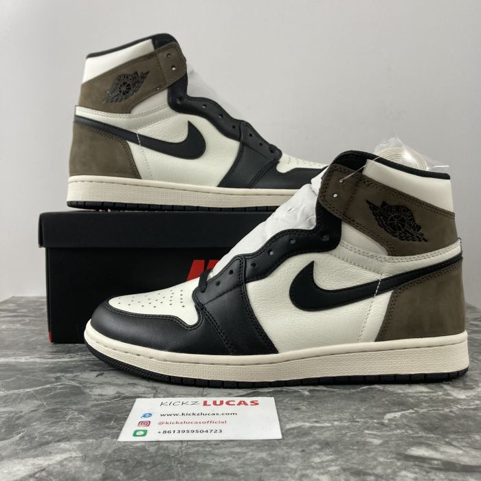 Air Jordan 1 Retro High Dark Mocha  555088-105
