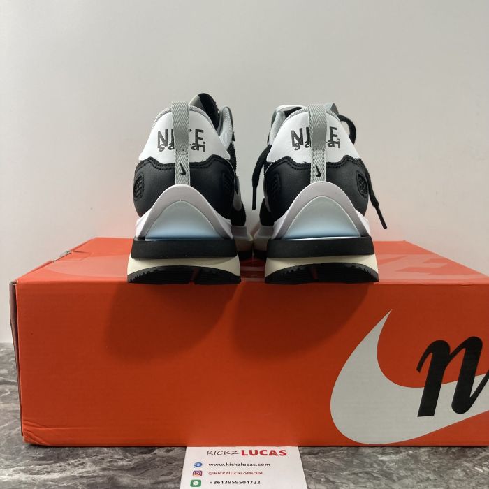 Vaporwaffle sacai Black White CV1363-001