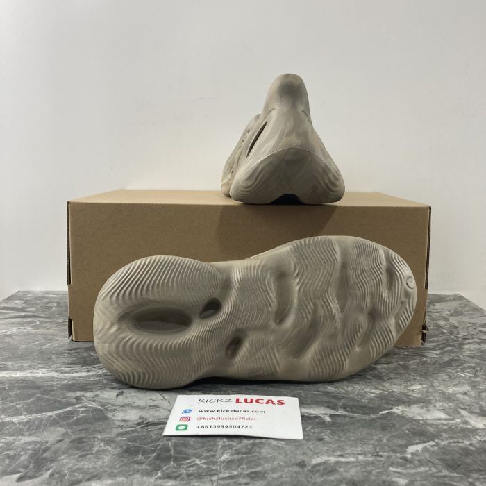 Yeezy Foam RNNR Stone Sage GX4472