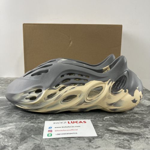 Yeezy Foam RNNR RUNNER MXT Moon Gray GV7904
