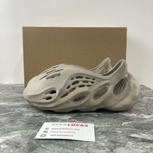 Yeezy Foam RNNR Stone Sage GX4472