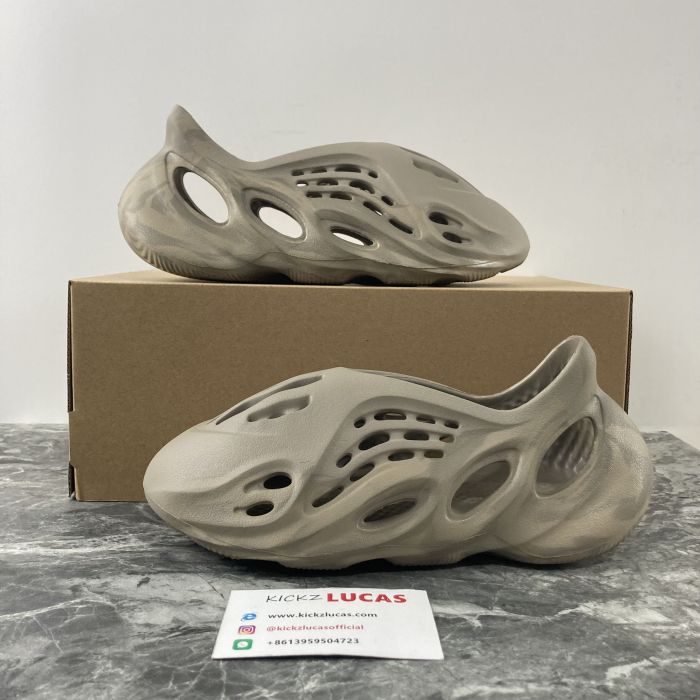 Yeezy Foam RNNR Stone Sage GX4472