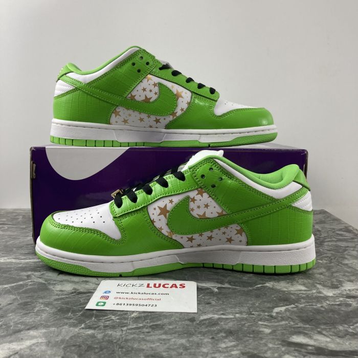 Supreme x Nike SB Dunk Low DH3228-101