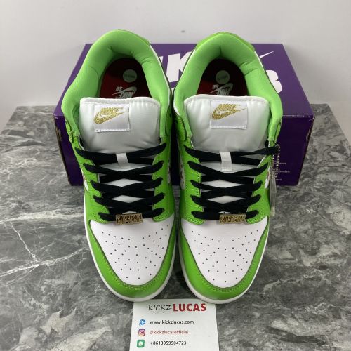 Supreme x Nike SB Dunk Low DH3228-101
