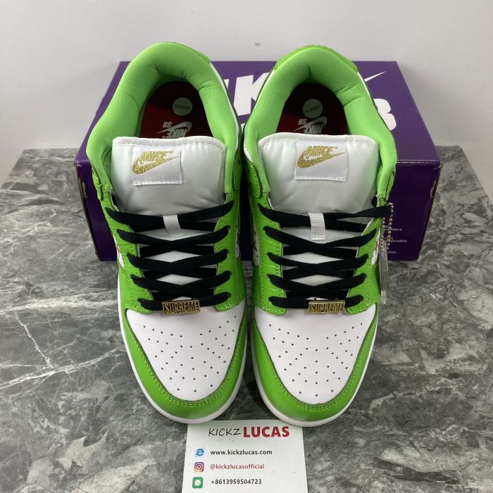 Supreme x Nike SB Dunk Low DH3228-101