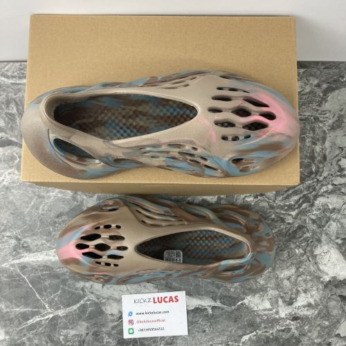 Yeezy Foam RNNR MX Sand Grey GY3969