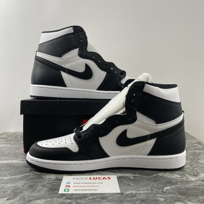 Air Jordan 1 Retro Black White  555088-010