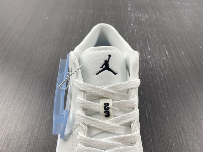 Air Jordan 1 Retro Low LX UV Reactive  DA8301-101
