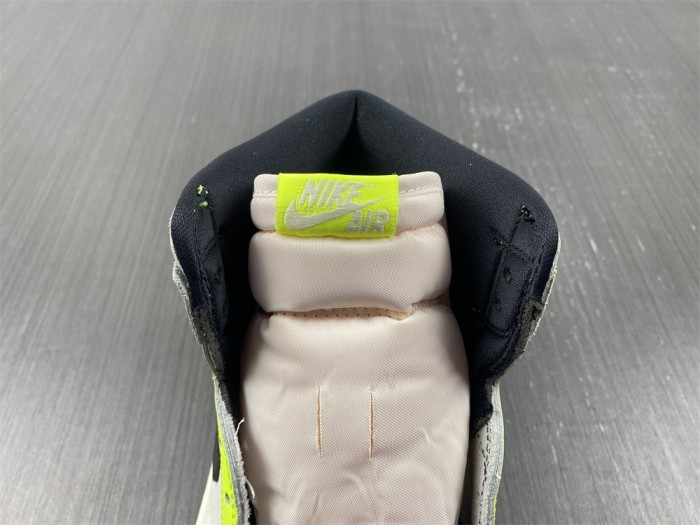 Air Jordan 1 Retro High OG Visionaire 555088-702