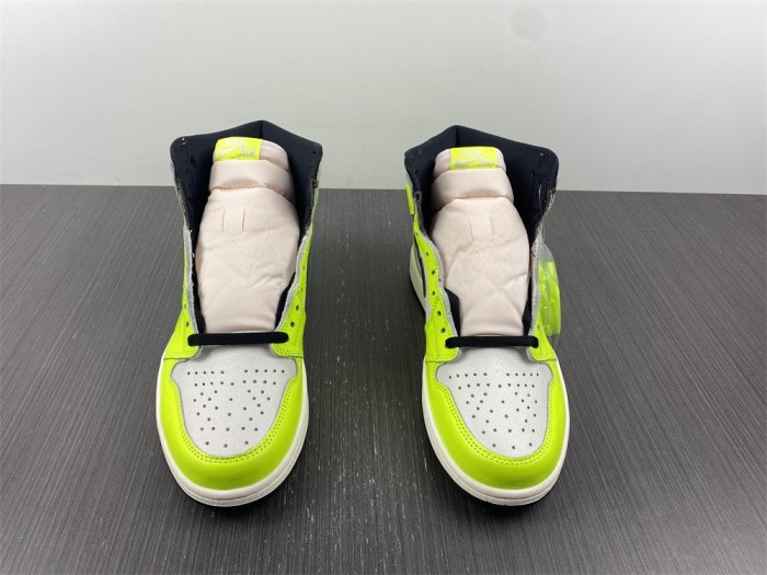 Air Jordan 1 Retro High OG Visionaire 555088-702