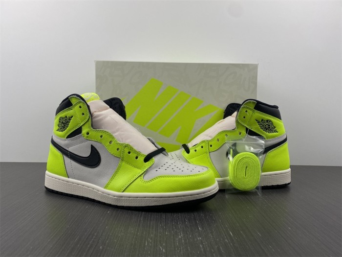 Air Jordan 1 Retro High OG Visionaire 555088-702