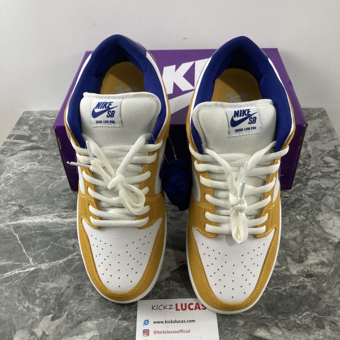 SB Dunk Low Laser Orange  BQ6817-800