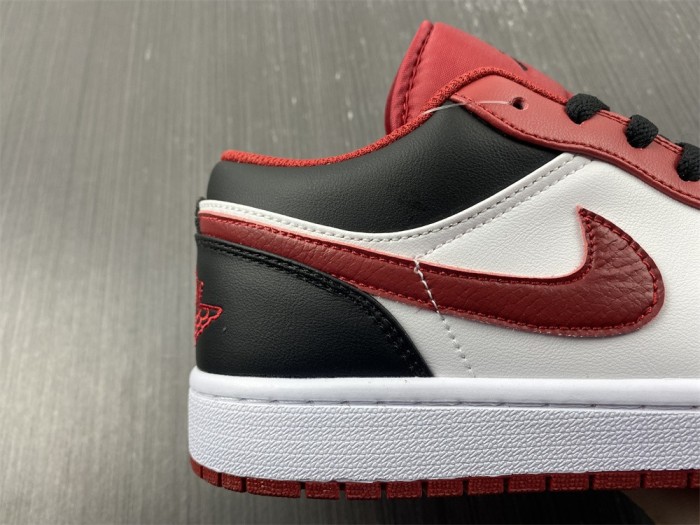 Air Jordan 1 Low Bulls 53558-163