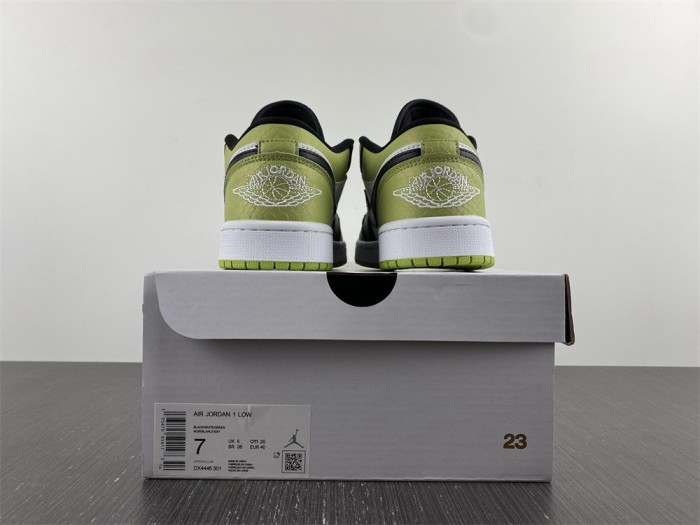 Jordan 1 Low Snakeskin Vivid Green DX4446 301