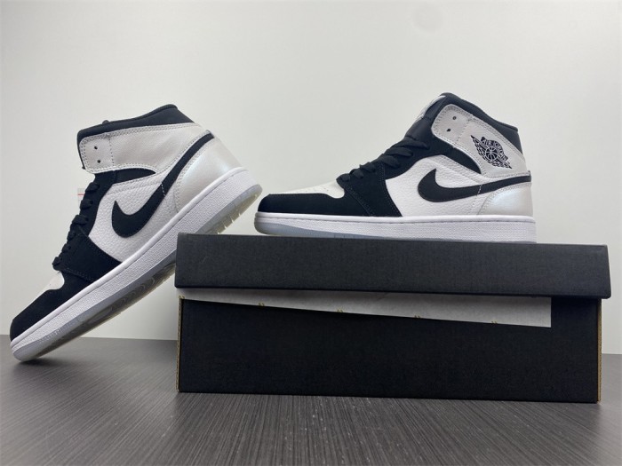 Air Jordan 1 Mid Diamond Shorts  DH6933-100