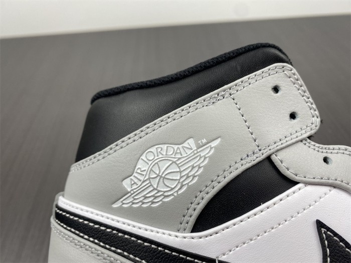 Air Jordan 1 Mid Light Smoke Grey Anthracite 554724-078