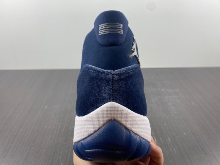 Air Jordan 11 Retro Midnight Navy AR0715-441