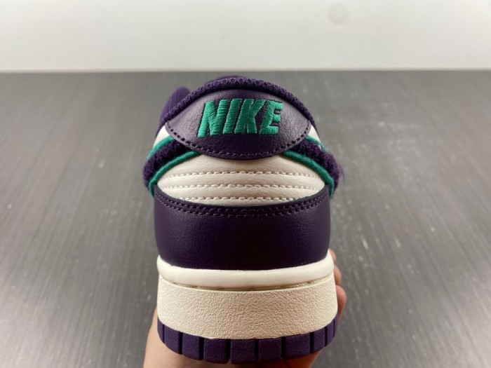 Dunk Low Chenille Swoosh DQ7683-100