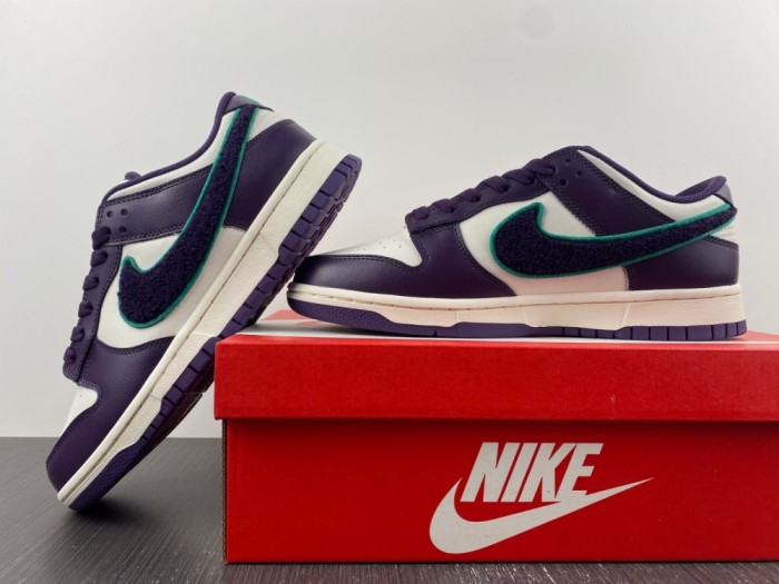 Dunk Low Chenille Swoosh DQ7683-100