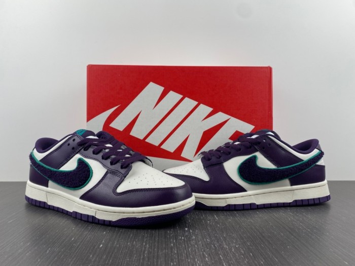 Dunk Low Chenille Swoosh DQ7683-100