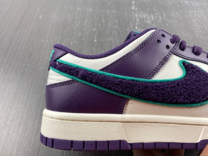 Dunk Low Chenille Swoosh DQ7683-100
