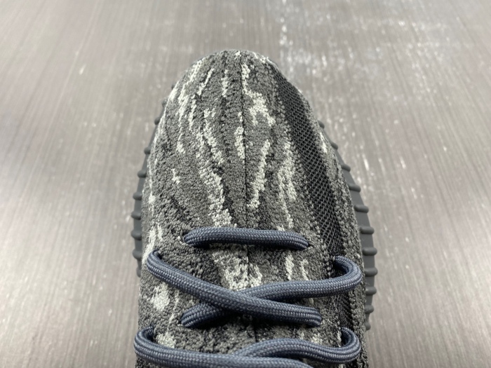 Yeezy Boost 350 V2 ID4811
