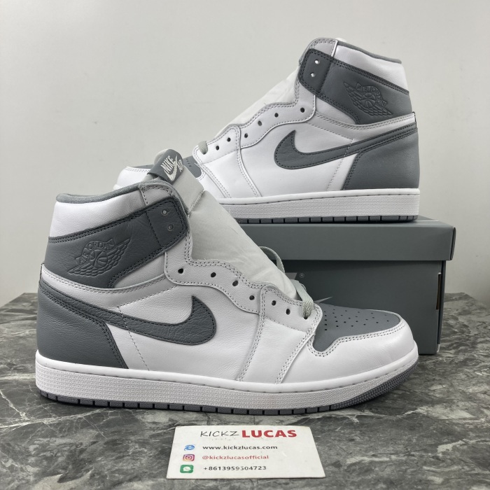 Air Jordan 1 Retro High OG Stealth 555088-037