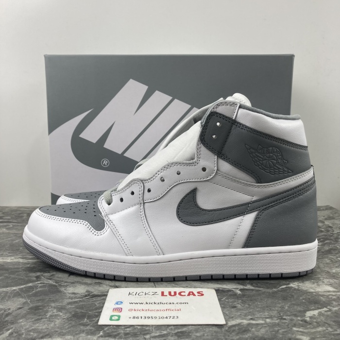 Air Jordan 1 Retro High OG Stealth 555088-037