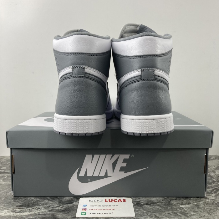 Air Jordan 1 Retro High OG Stealth 555088-037