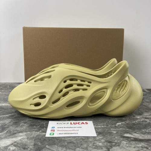 Yeezy Foam RNNR Sulfur  GV6775