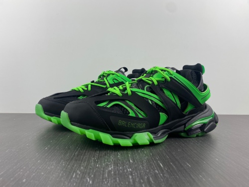 B*alenciaga Track AM221111-2