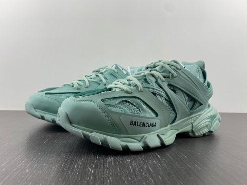 B*alenciaga Track AM221112-5