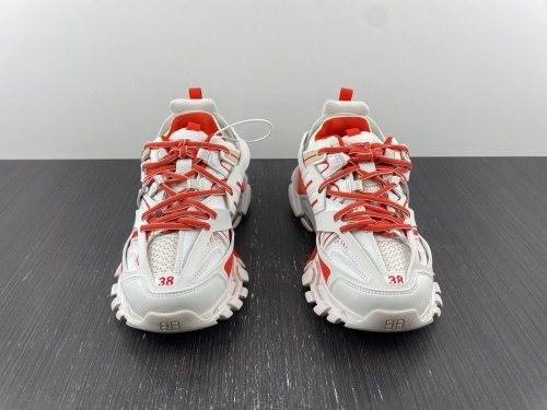 B*alenciaga Track AM221112-10
