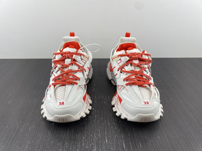 B*alenciaga Track AM221112-10
